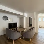 Prive En Maison - Bordeaux Sud, D'ornon - Tramway 아파트